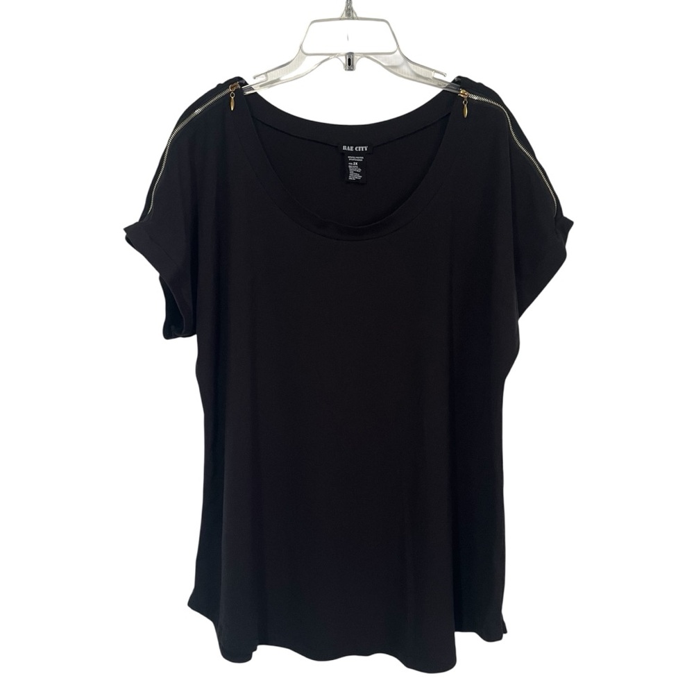 Bae City size 2X women’s black top w/zipper accents